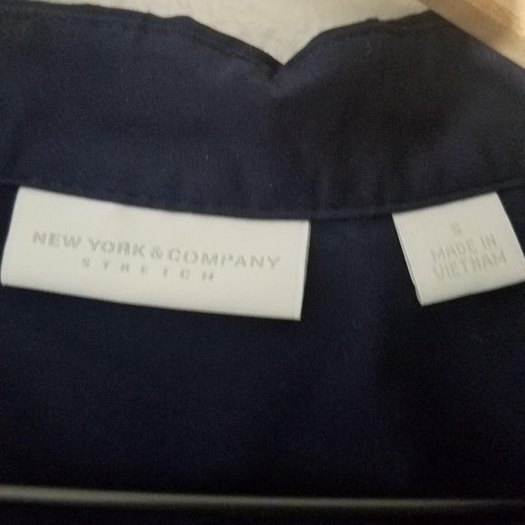 Black blouse - Picture 3 of 3